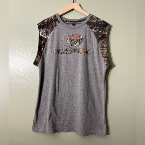 Mossy Oak Men's Gray and Camouflage Tank Top - Picture 1 of 3